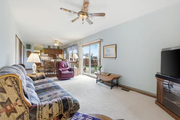 $520,000 | 1641 Missouri Drive, Elk Grove Village, IL 60007