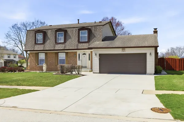 $520,000 | 1641 Missouri Drive, Elk Grove Village, IL 60007