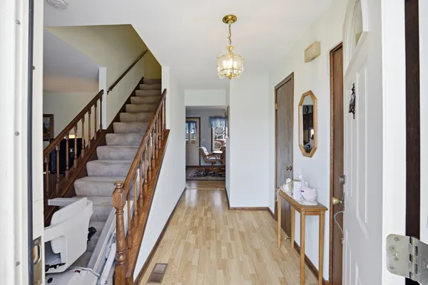 $520,000 | 1641 Missouri Drive, Elk Grove Village, IL 60007