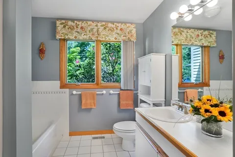 $1,895,000 | 18 Puritan Drive, Oak Bluffs, MA 02557