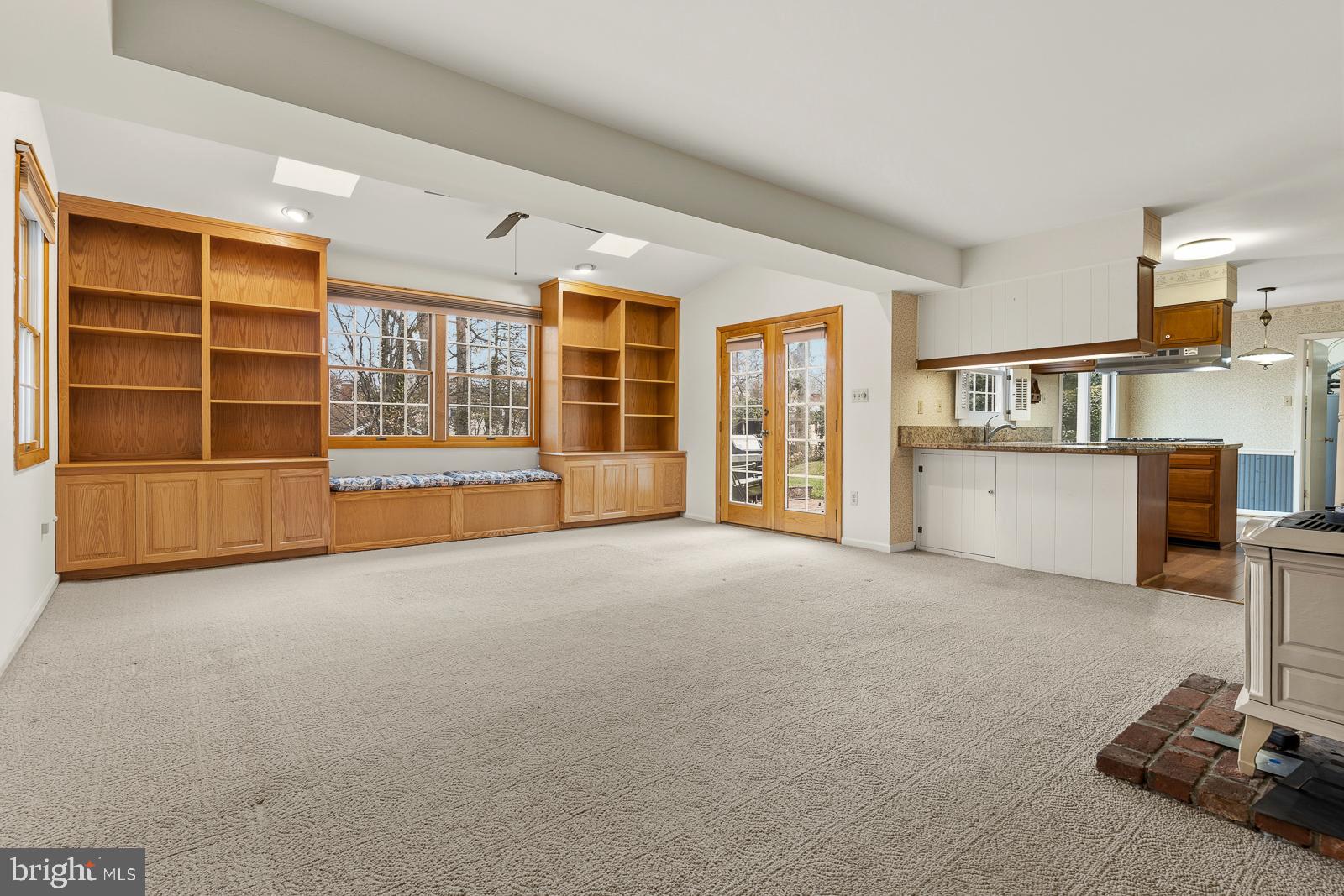 8714 Granite Lane Laurel, MD 20708 - Photo 12 of 35 an empty room with furniture and windows