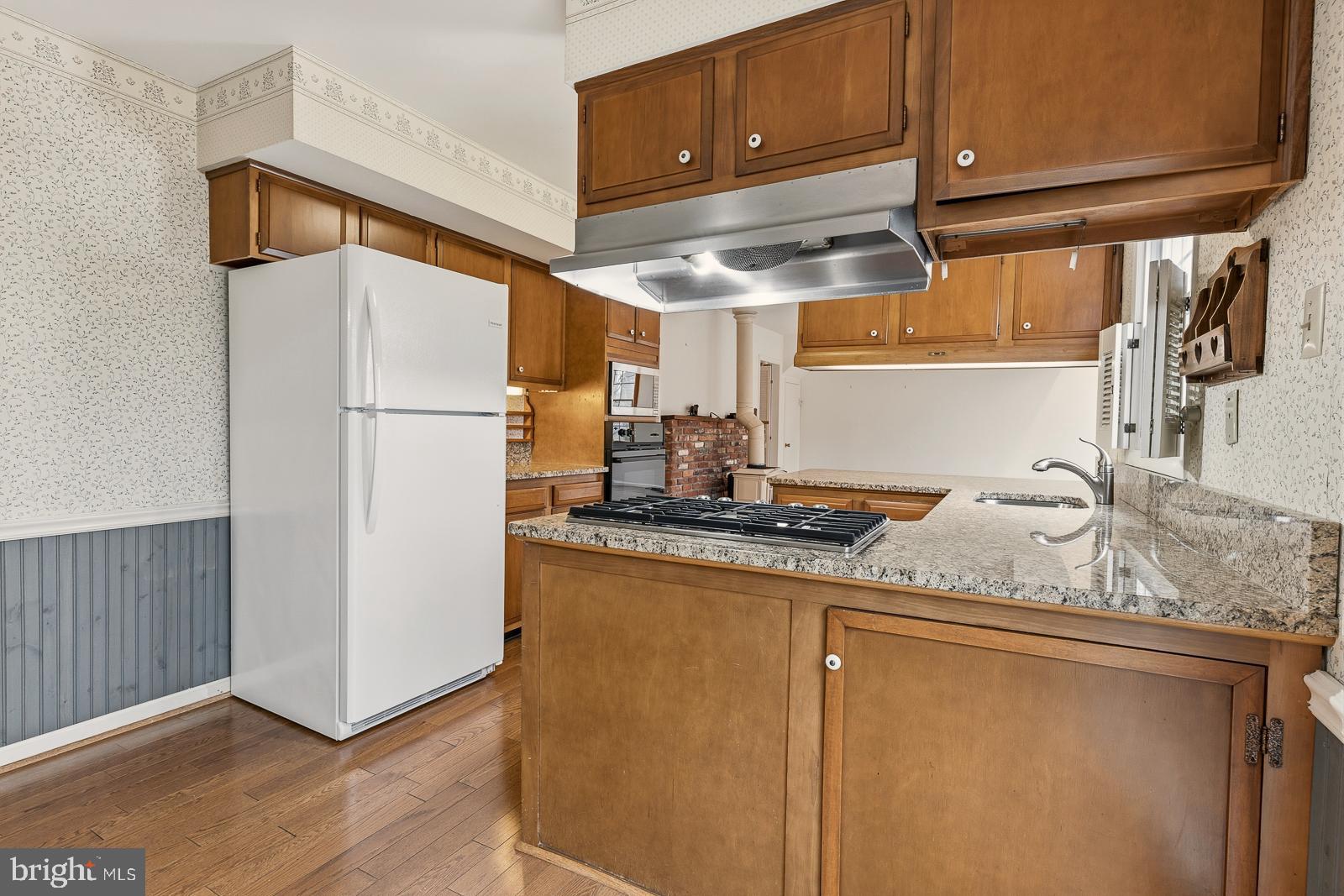 8714 Granite Lane Laurel, MD 20708 - Photo 15 of 32 Gas Range