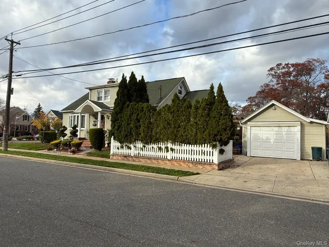 a view of street and entrance to house