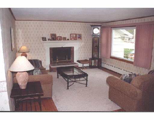 169 Lovell Road Holden, MA 01520 - Photo 2 of 7 Gallery Image 2