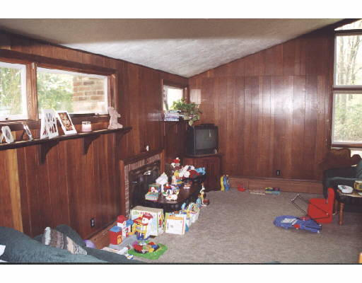 169 Lovell Road Holden, MA 01520 - Photo 3 of 7 Gallery Image 3