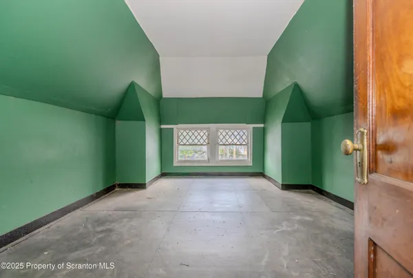 a bench sitting in middle of a building
