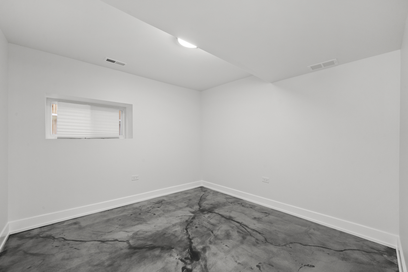 3824 West Fulton Street Chicago, IL 60624 - Photo 20 of 30 a view of a room