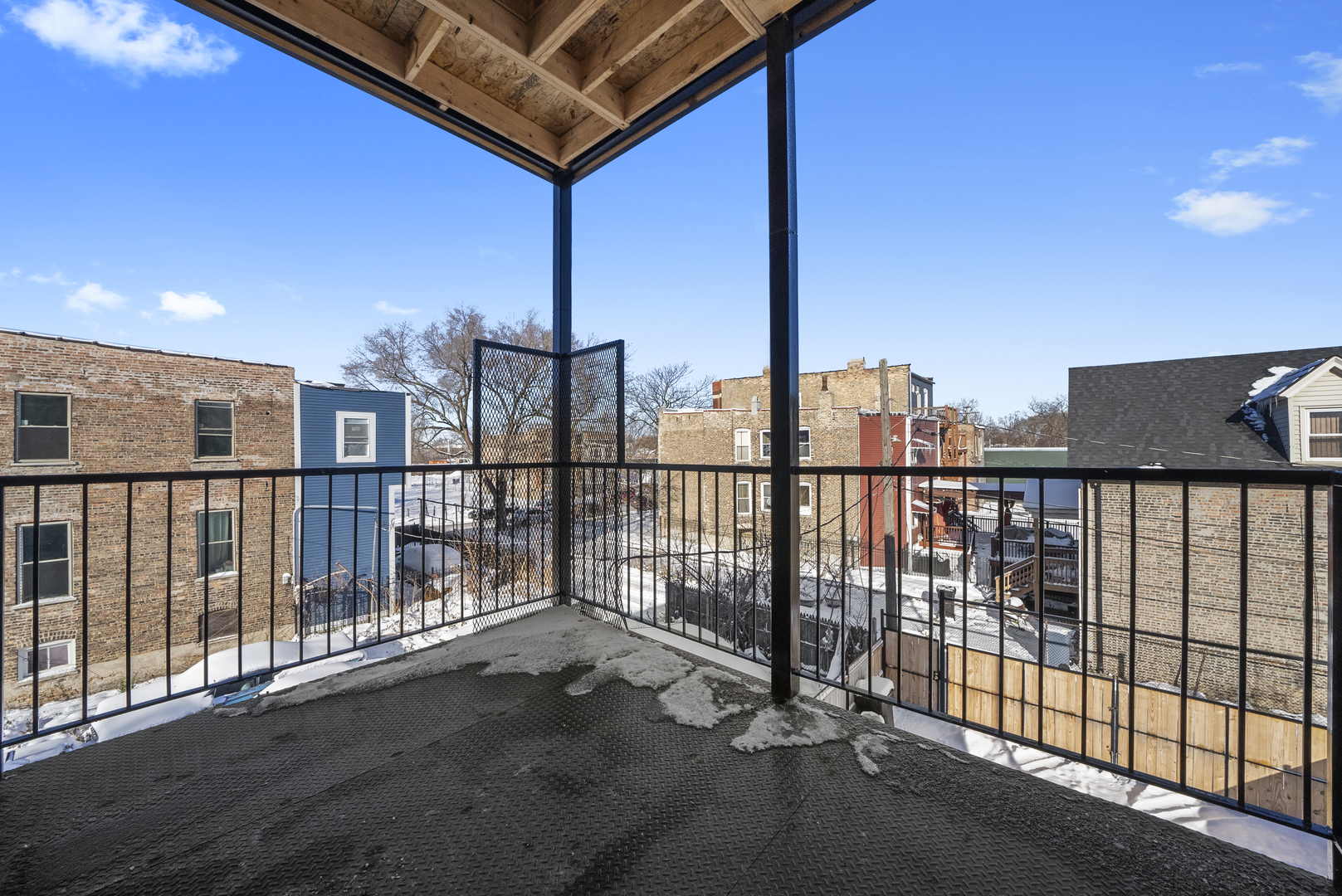 3824 West Fulton Street Chicago, IL 60624 - Photo 24 of 30 a view of a balcony with city view