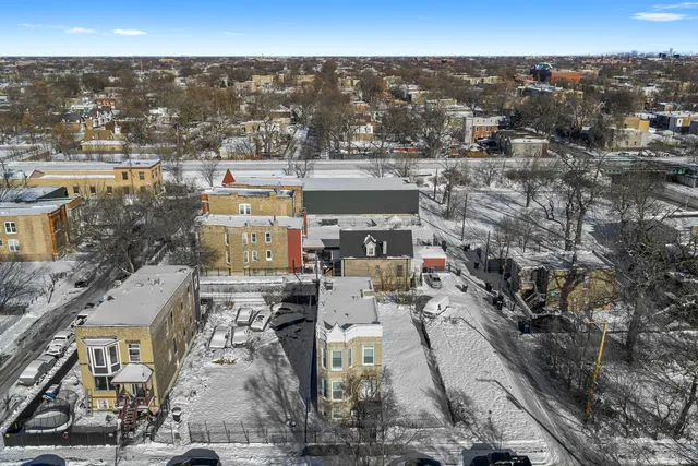 $469,900 | 3824 West Fulton Street, Chicago, IL 60624