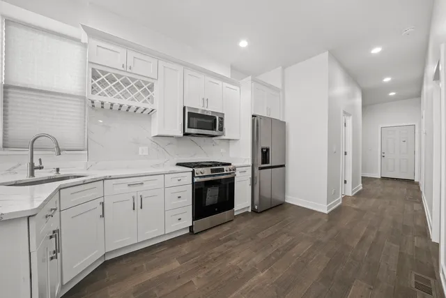 $469,900 | 3824 West Fulton Street, Chicago, IL 60624