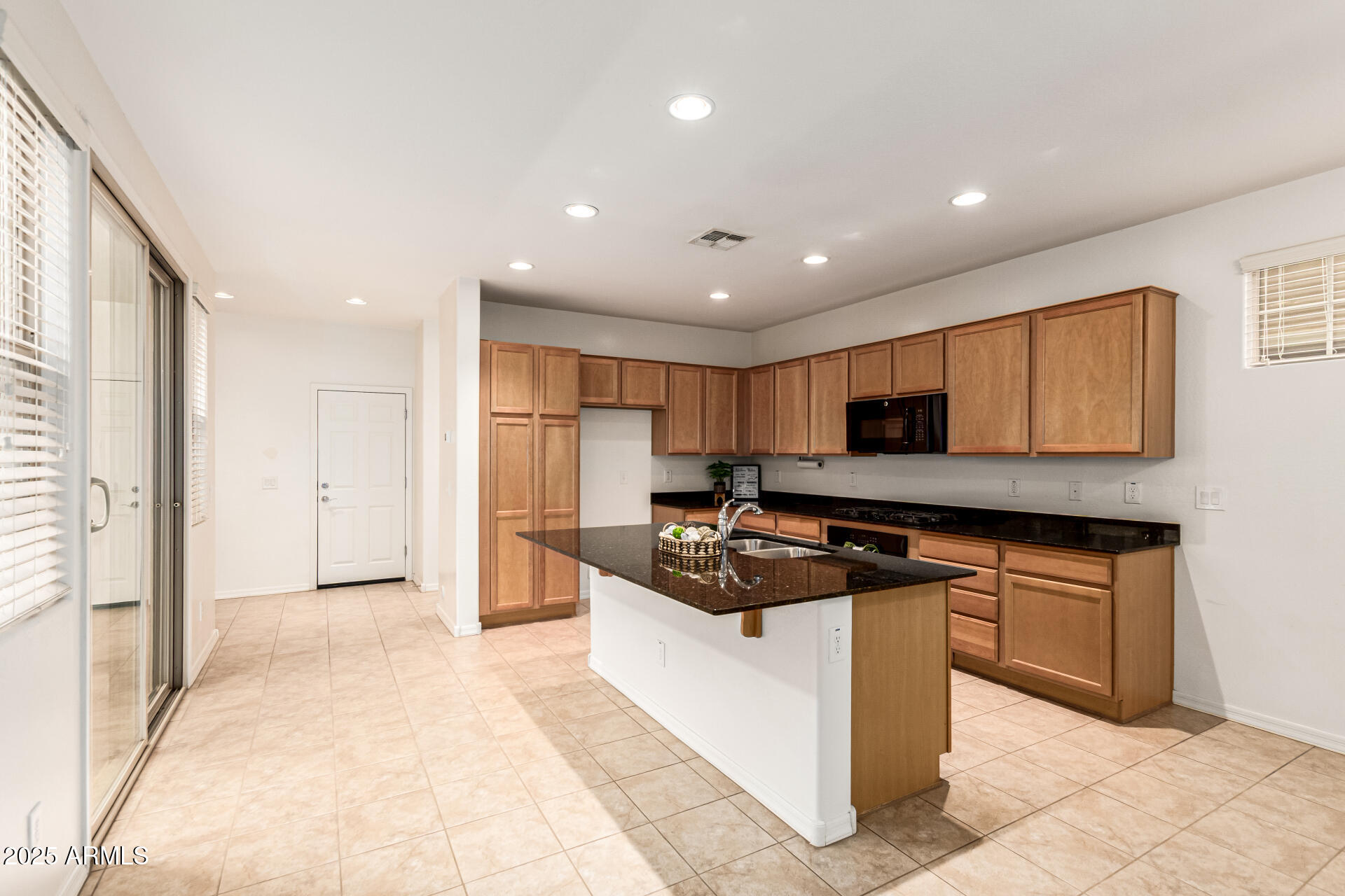 2247 South Agnes Lane Gilbert, AZ 85295 - Photo 11 of 36 16-Agnes
