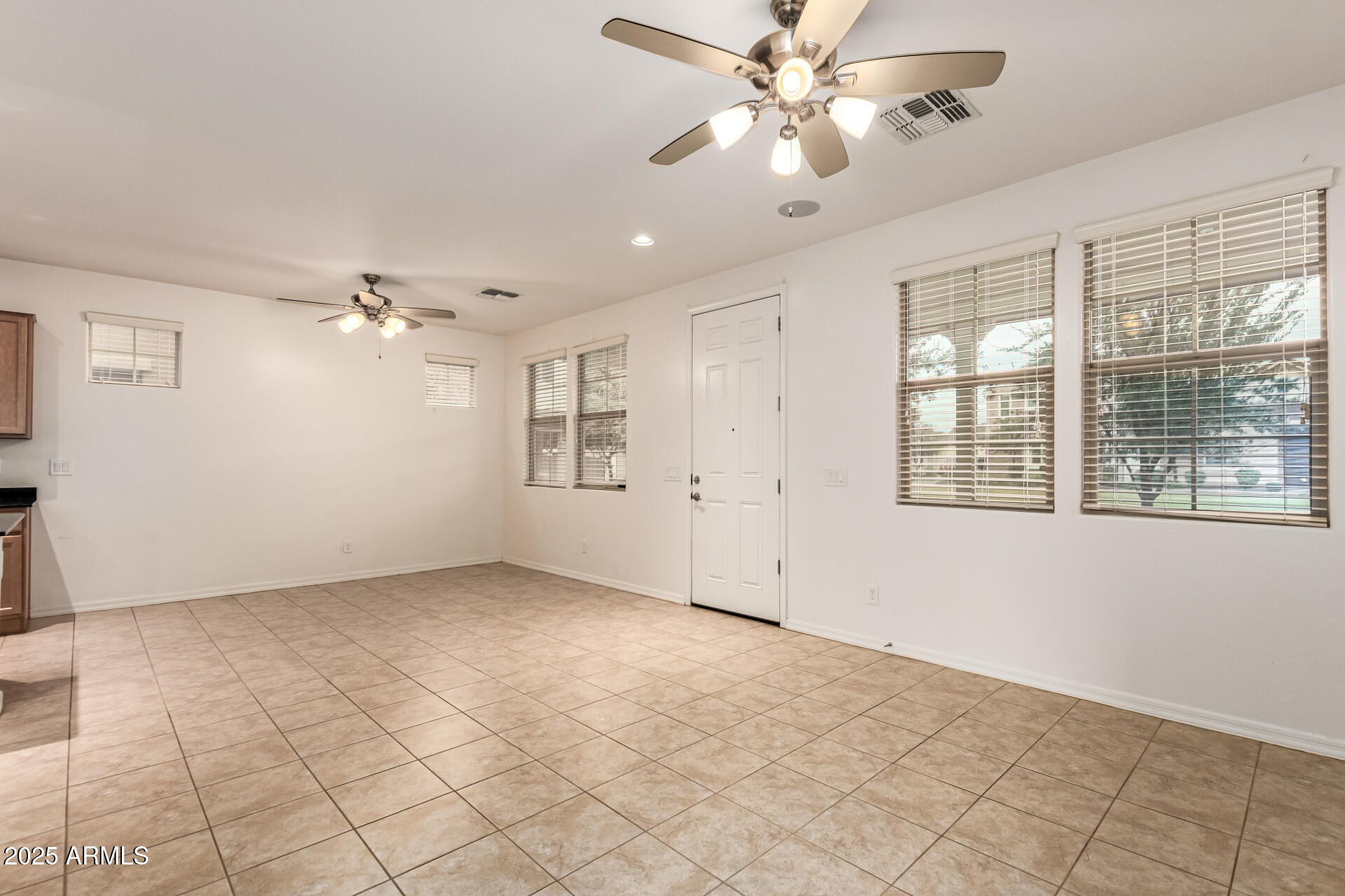 2247 South Agnes Lane Gilbert, AZ 85295 - Photo 6 of 36 08-Agnes
