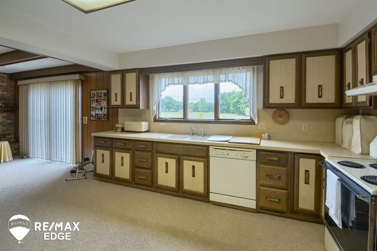 6460 West Lake Road Clio, MI 48420 - Photo 7 of 29 21494161-6.JPG