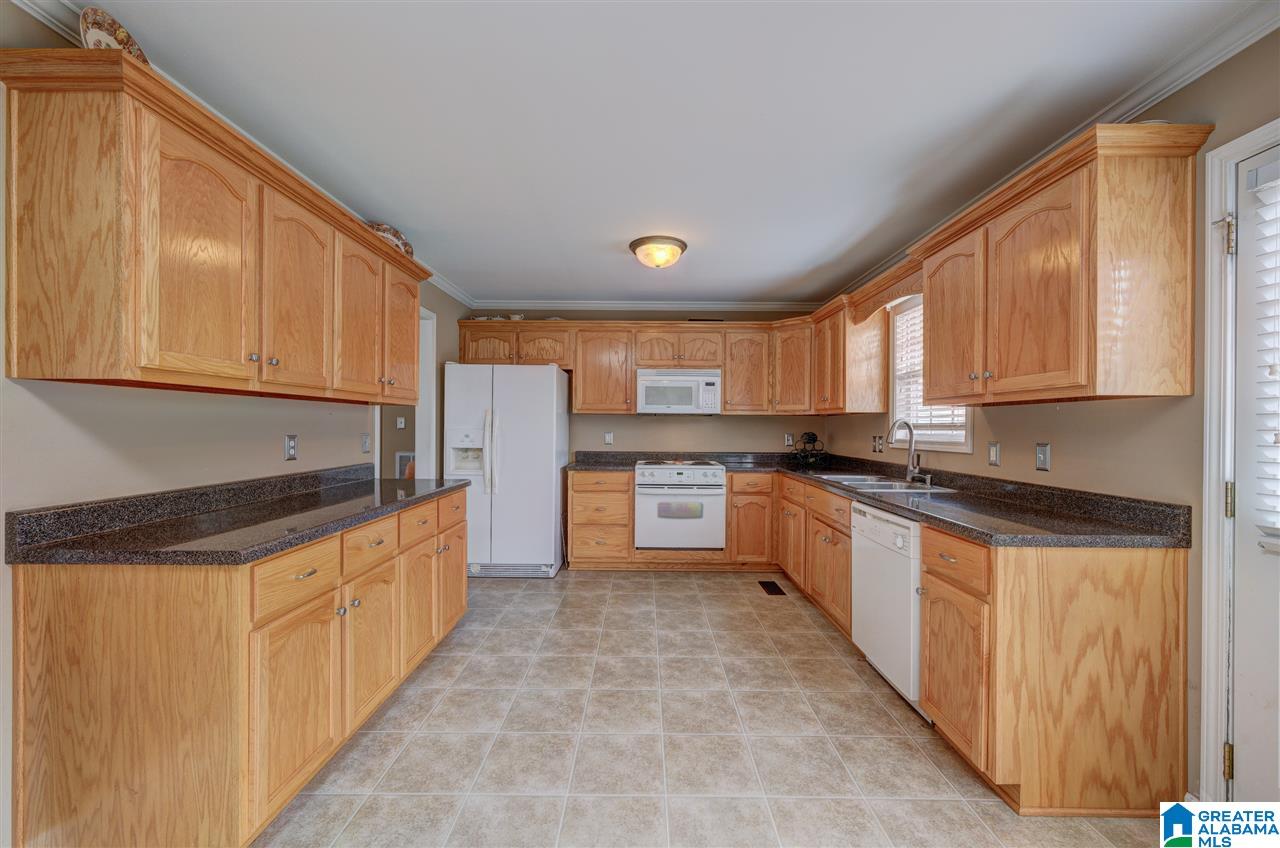 363 Miranda Road Warrior, AL 35180 - Photo 13 of 28