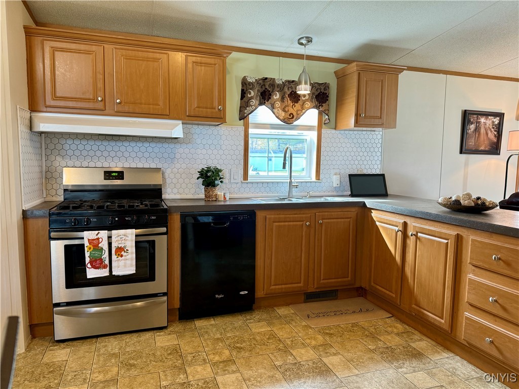 8614 Lakeport Road, Unit 49 Sullivan, NY 13037 - Photo 10 of 29