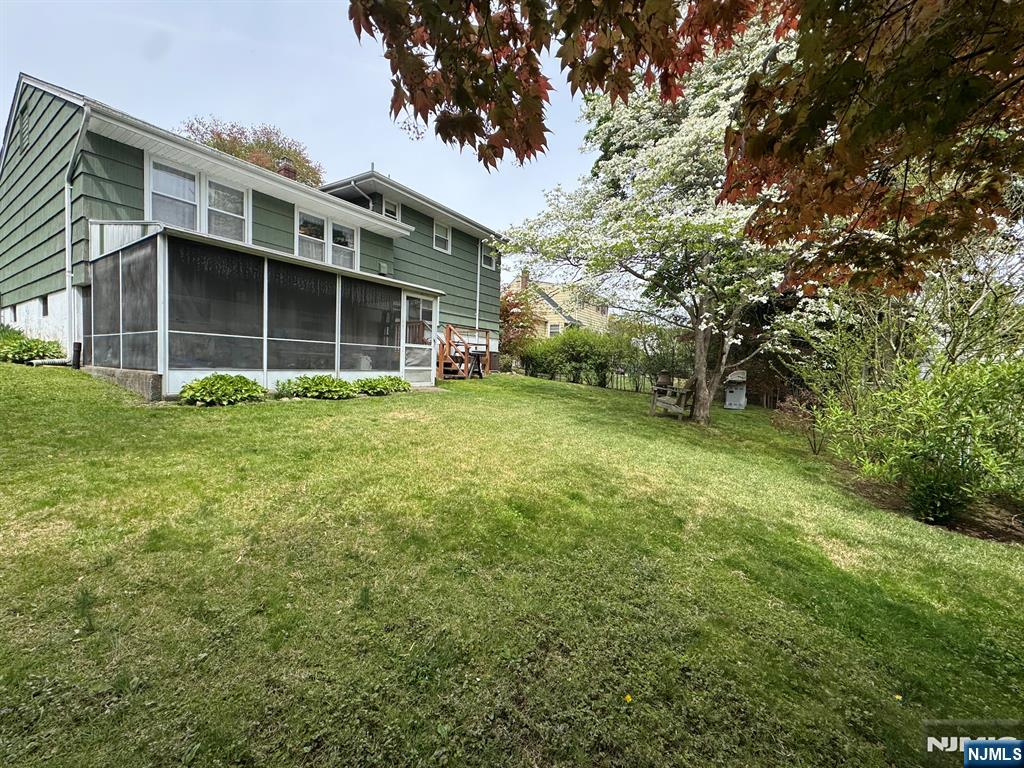 91 Hasbrouck Avenue Emerson, NJ 07630 - Photo 5 of 16