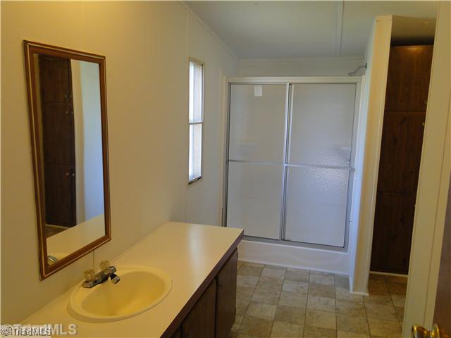 1605 Hanson Road King, NC 27021 - Photo 13 of 13 Master Bath/Spa.