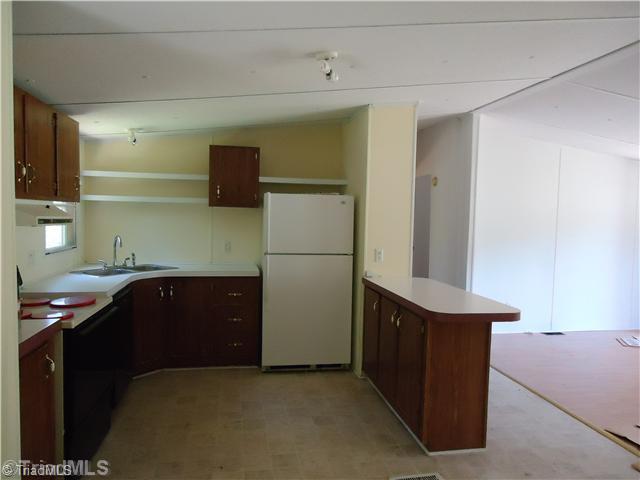 1605 Hanson Road King, NC 27021 - Photo 7 of 13 Kitchen.