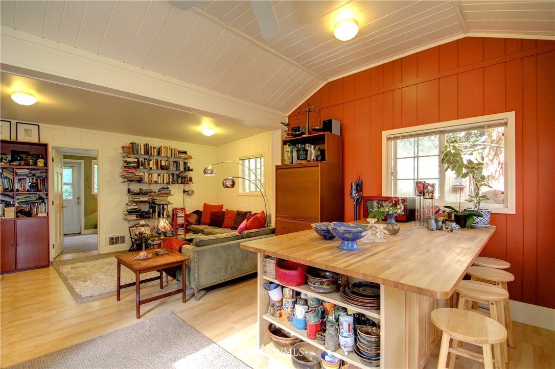 6074 South Shore Road Anacortes, WA 98221 - Photo 22 of 25 Gallery Image 22