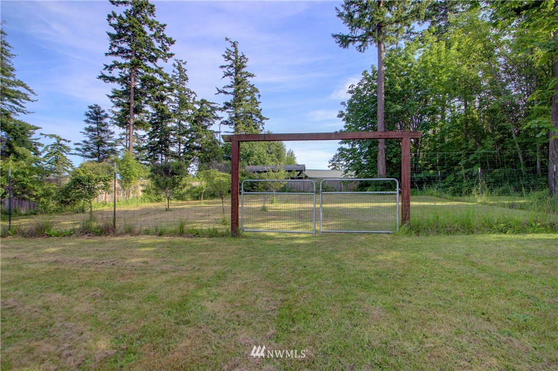 6074 South Shore Road Anacortes, WA 98221 - Photo 5 of 25 Gallery Image 5