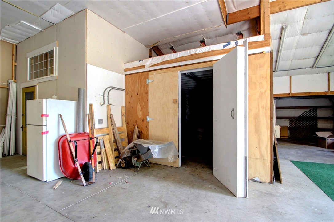 6074 South Shore Road Anacortes, WA 98221 - Photo 8 of 25 Gallery Image 8