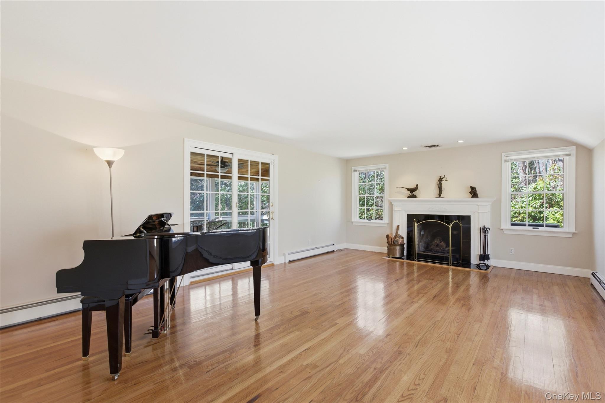 14 Blueberry Ridge Road Setauket, NY 11733 - Photo 16 of 34