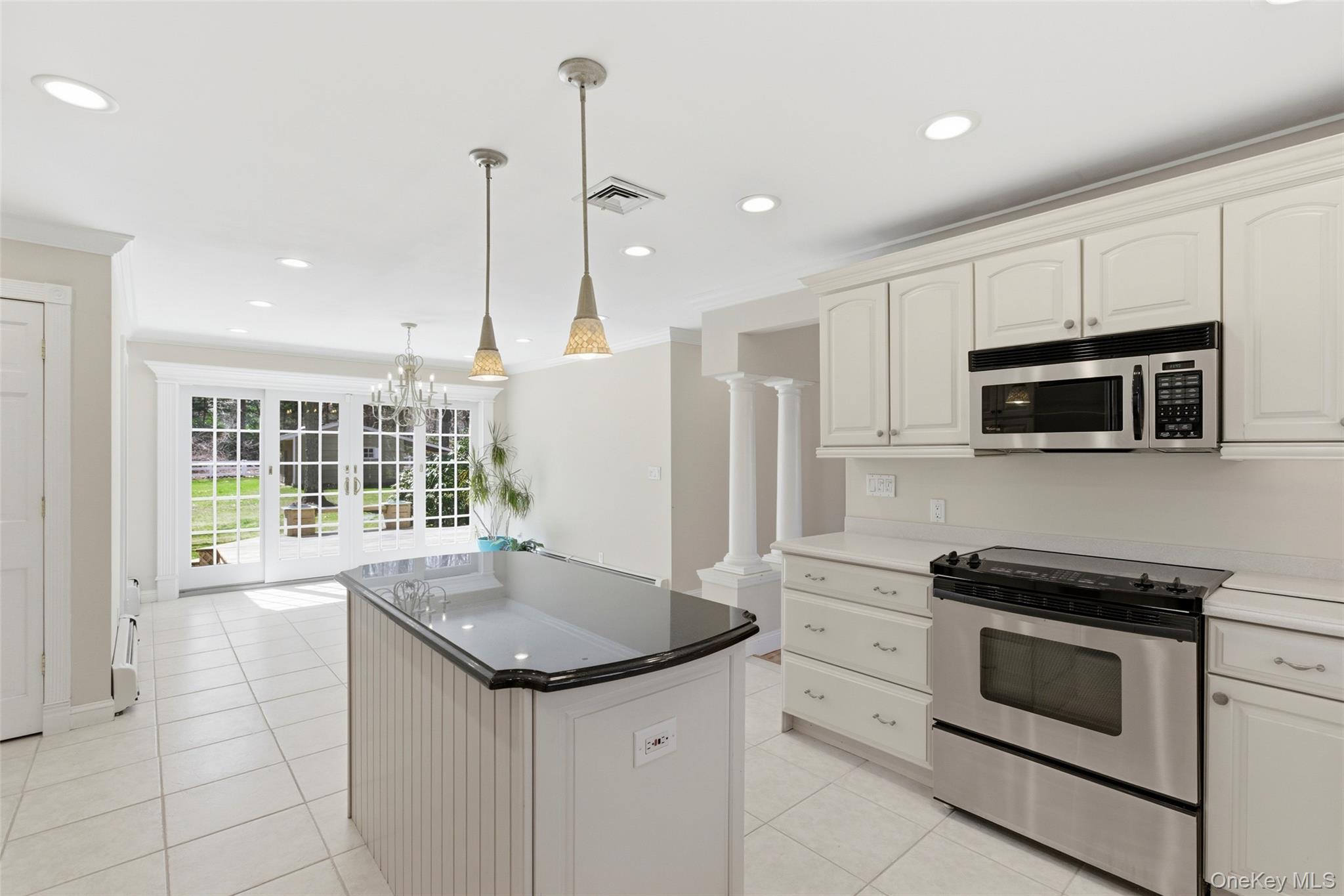 14 Blueberry Ridge Road Setauket, NY 11733 - Photo 23 of 34