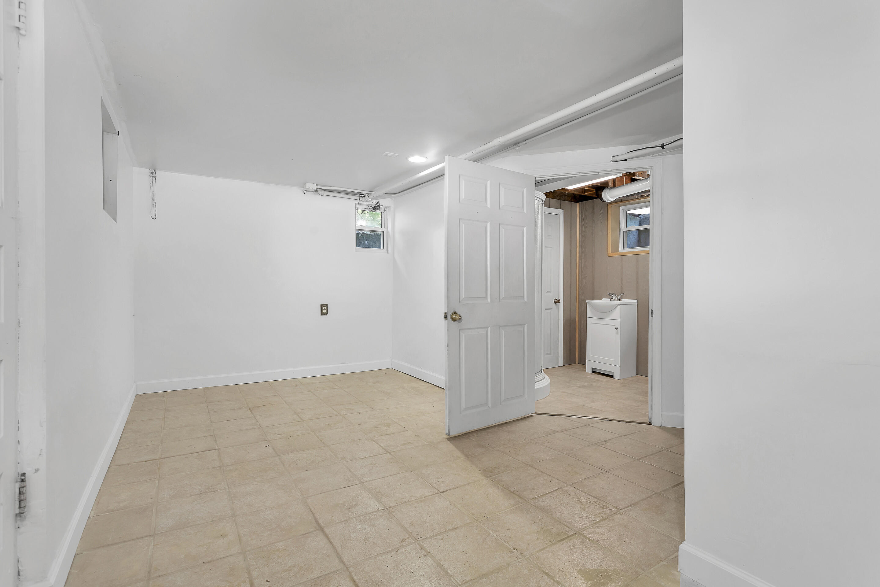 1809 Canterbury Road Southwest Roanoke, VA 24015 - Photo 23 of 29 a view of a walk in closet