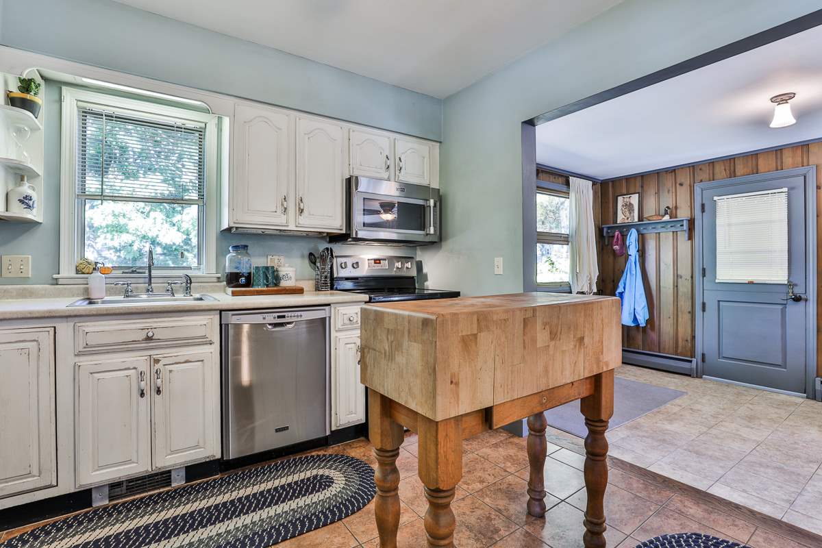 22 Fernand Street Manchester, NH 03103 - Photo 15 of 31 Gallery Image 15