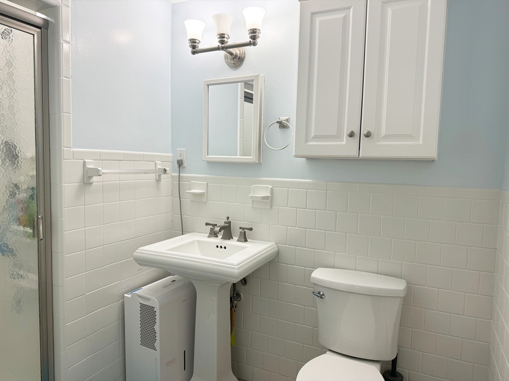 10 Meadowview Road Wayland, MA 01778 - Photo 17 of 33