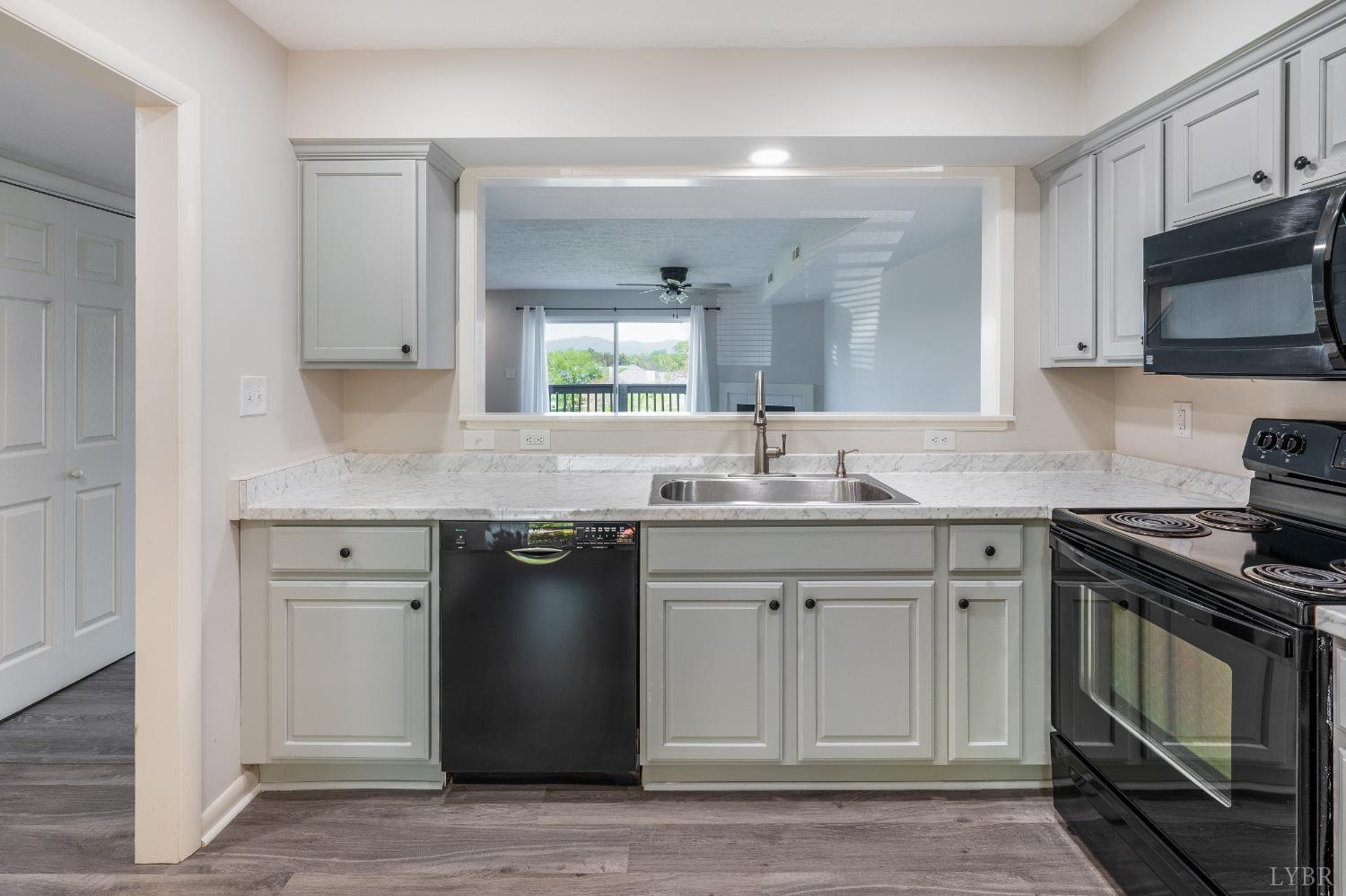 424 Oak Point Road Forest, VA 24551 - Photo 7 of 52