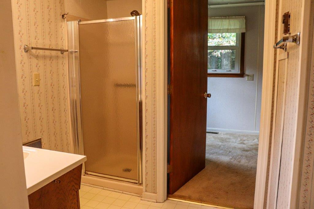 197 Silverleaf Road Southeast Floyd, VA 24091 - Photo 15 of 27 a view of elevator with hallway