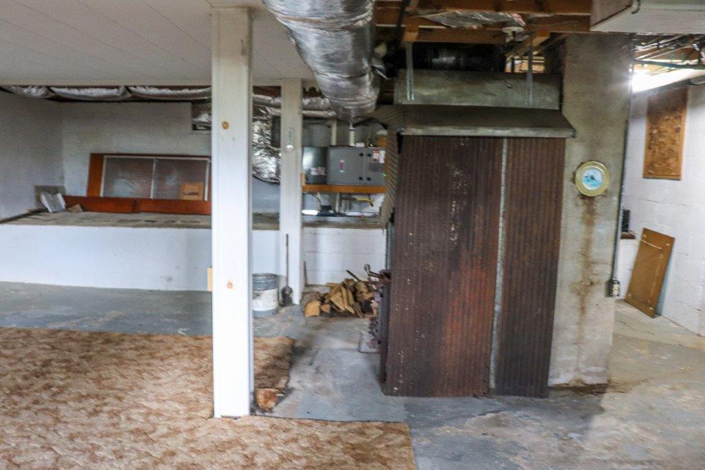 197 Silverleaf Road Southeast Floyd, VA 24091 - Photo 19 of 27 a view of water heater room