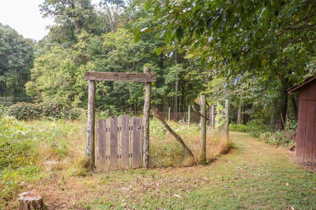 197 Silverleaf Road Southeast Floyd, VA 24091 - Photo 27 of 27 a view of a yard with a tree