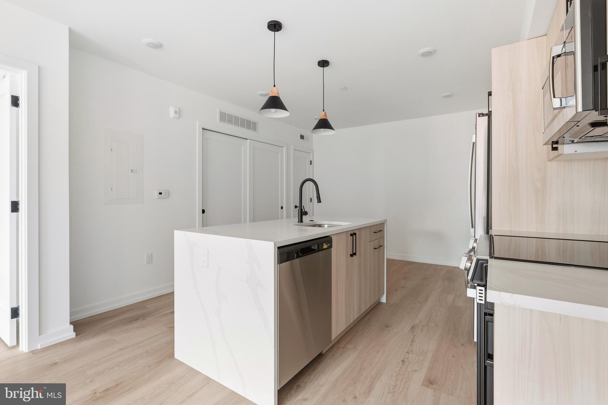 209 New Street, Unit 4B Philadelphia, PA 19106 - Photo 7 of 21