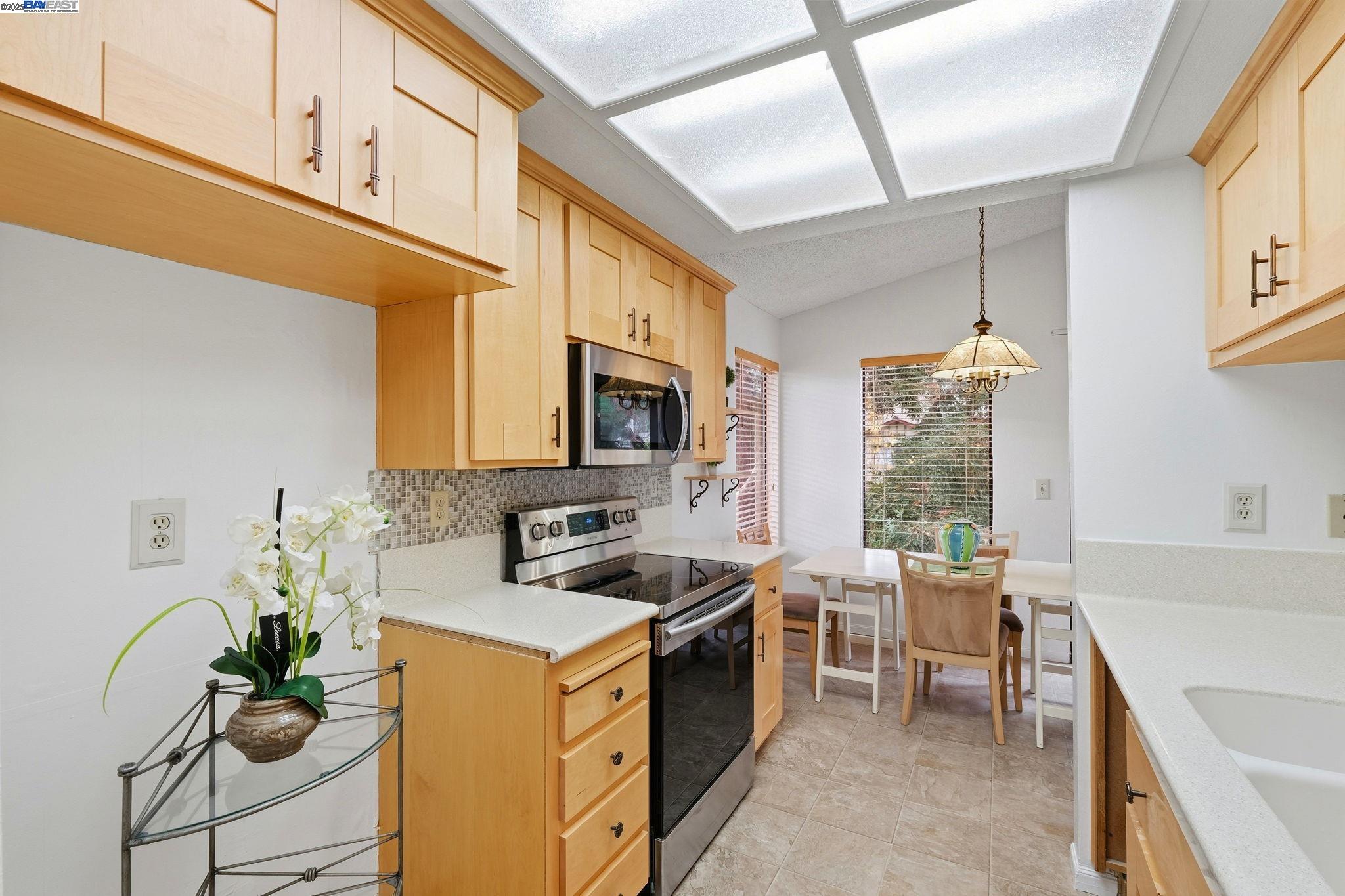 976 Huntington Terrace Fremont, CA 94536 - Photo 11 of 34