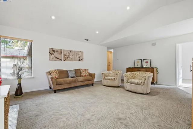 $698,000 | 976 Huntington Terrace, Fremont, CA 94536