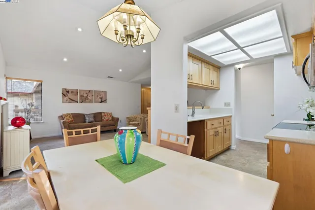 $698,000 | 976 Huntington Terrace, Fremont, CA 94536