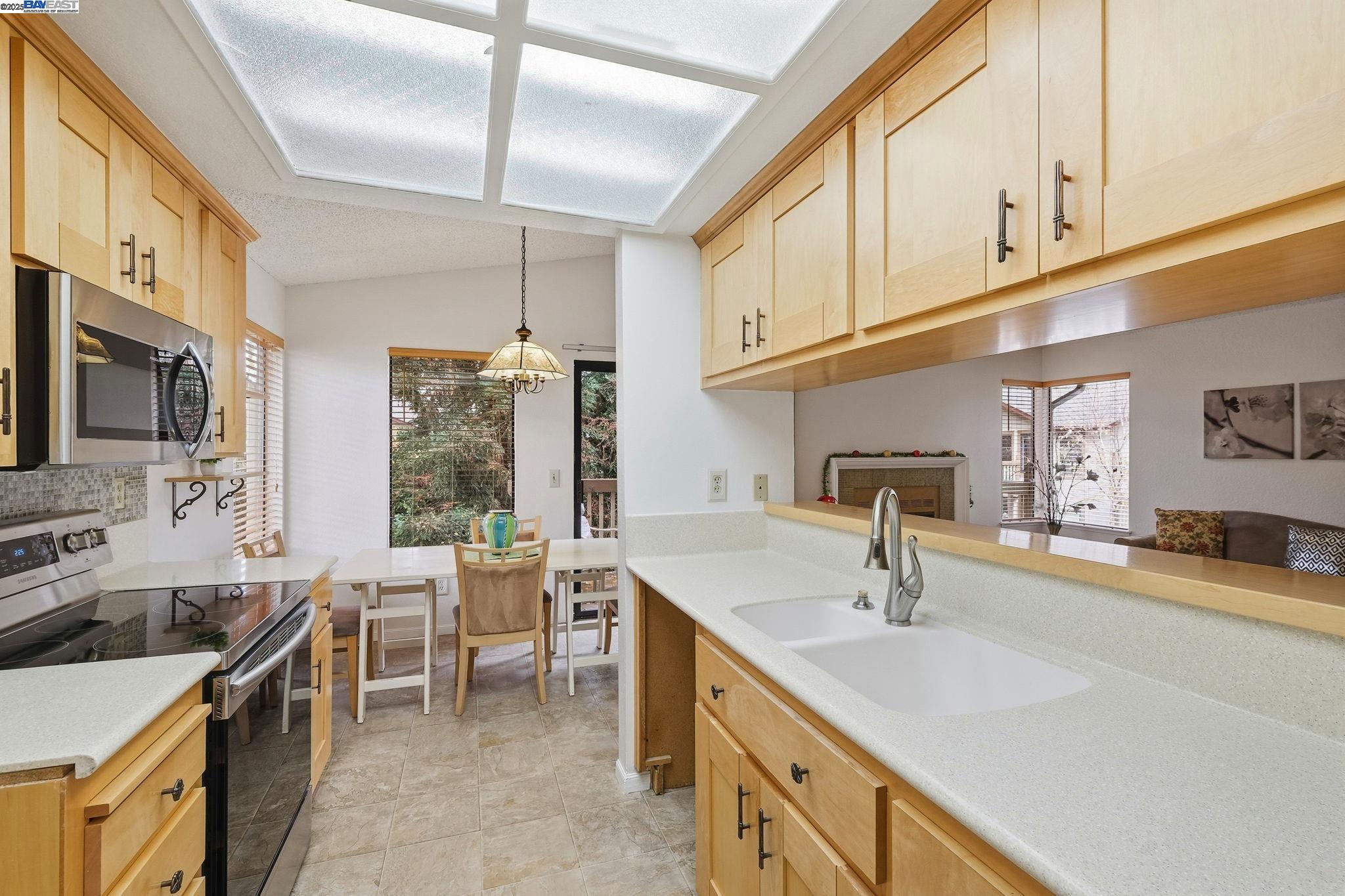 976 Huntington Terrace Fremont, CA 94536 - Photo 10 of 34