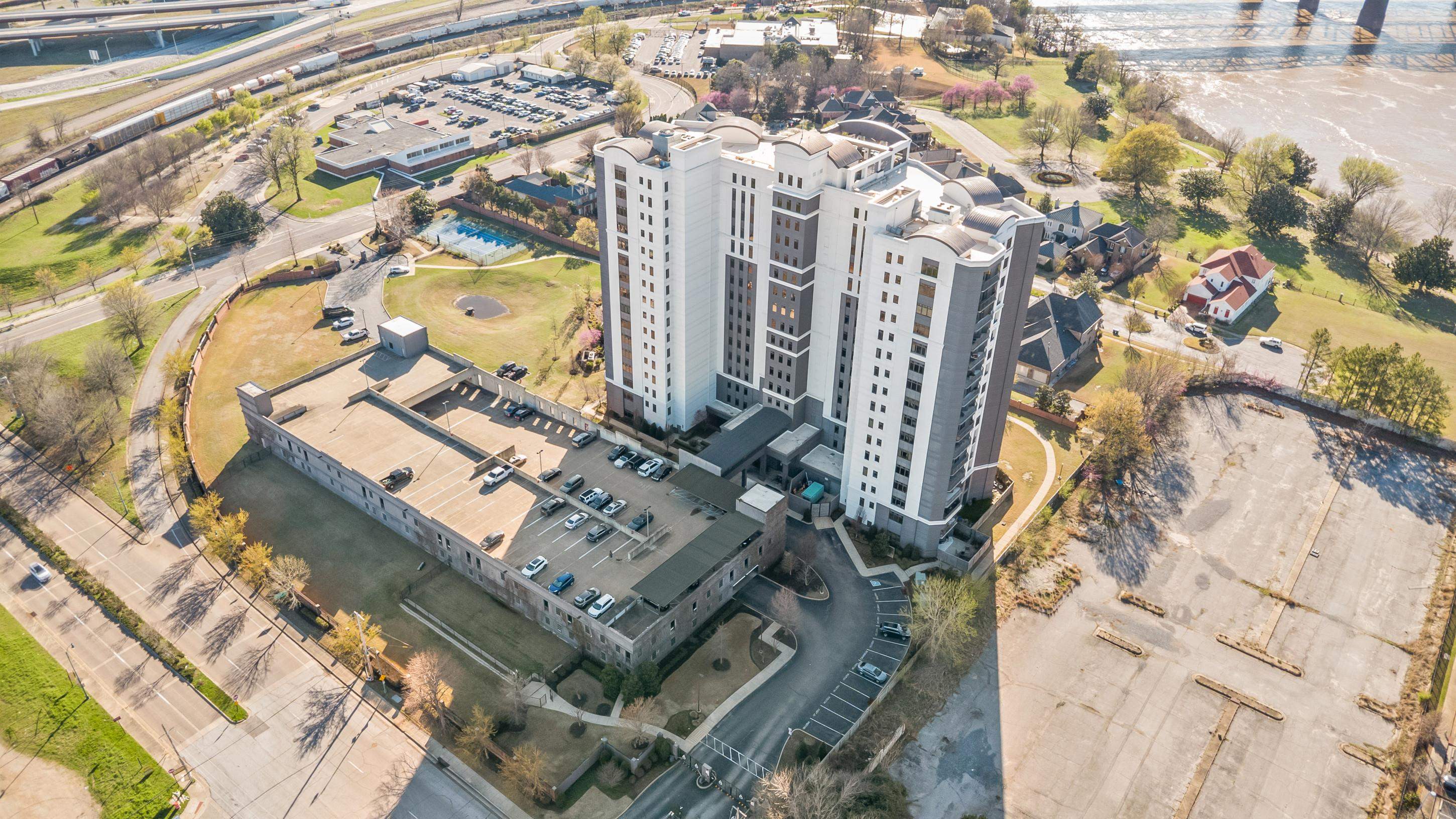 717 Riverside Drive, Unit 307 Memphis, TN 38103 - Photo 23 of 40