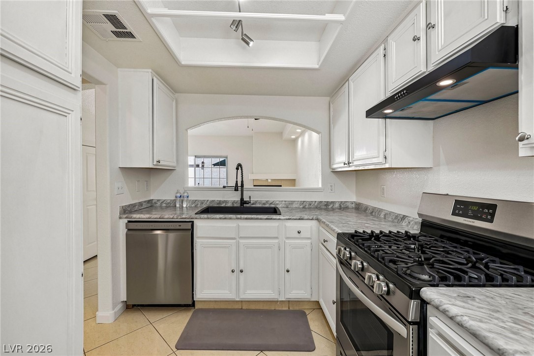 1675 Normandy Way Henderson, NV 89014 - Photo 11 of 36