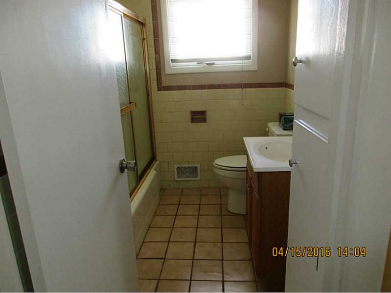 213 Jenckes Street Woonsocket, RI 02895 - Photo 5 of 15 Bathroom.