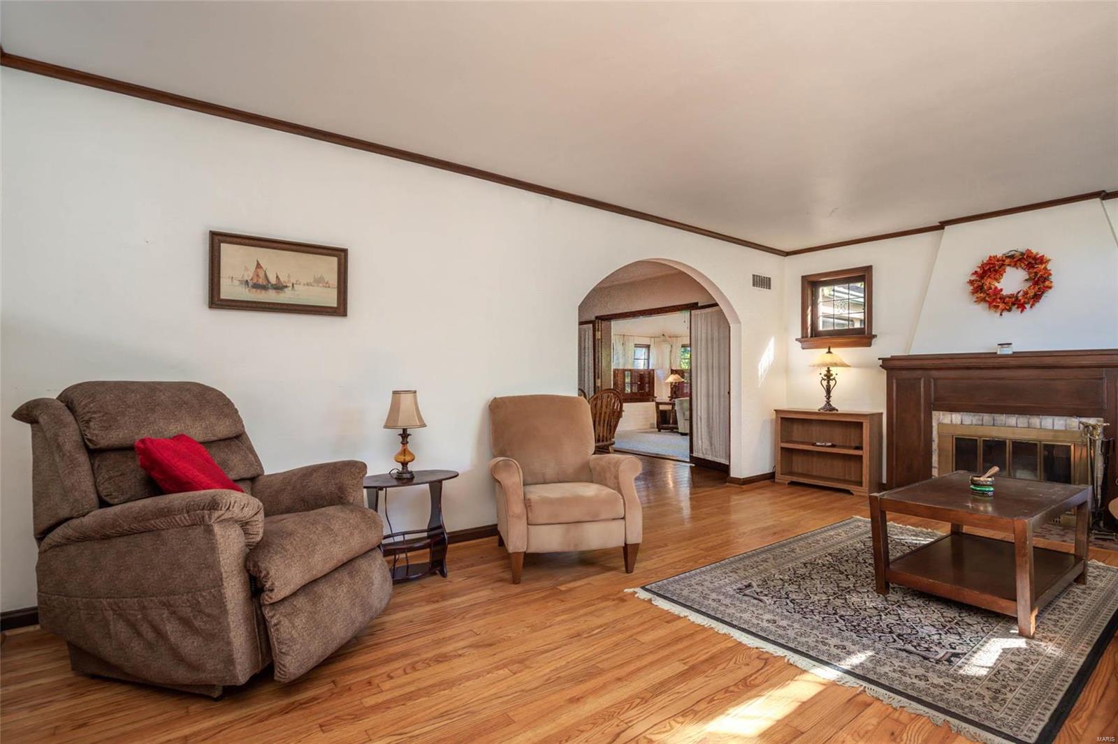203 Darst Road St. Louis, MO 63135 - Photo 3 of 22 Gallery Image 3