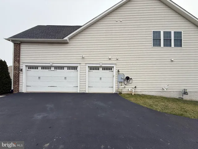 $5,600 | 42635 Gold Thread Drive, Chantilly, VA 20152