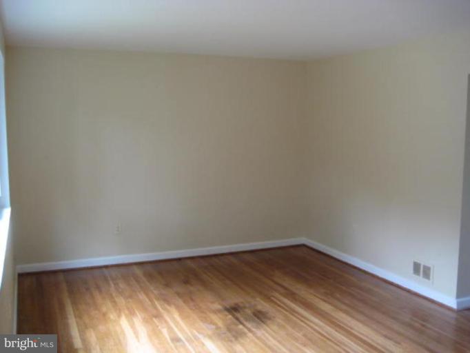 3707 Kayson Street Silver Spring, MD 20906 - Photo 6 of 25 Living Room