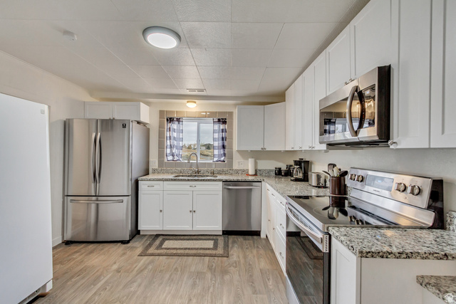 11 West Main Eureka, UT 84628 - Photo 3 of 48 Stainless, Granite