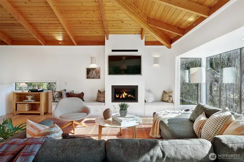 $1,875,000 | 8026 46th Avenue Southwest, Seattle, WA 98136