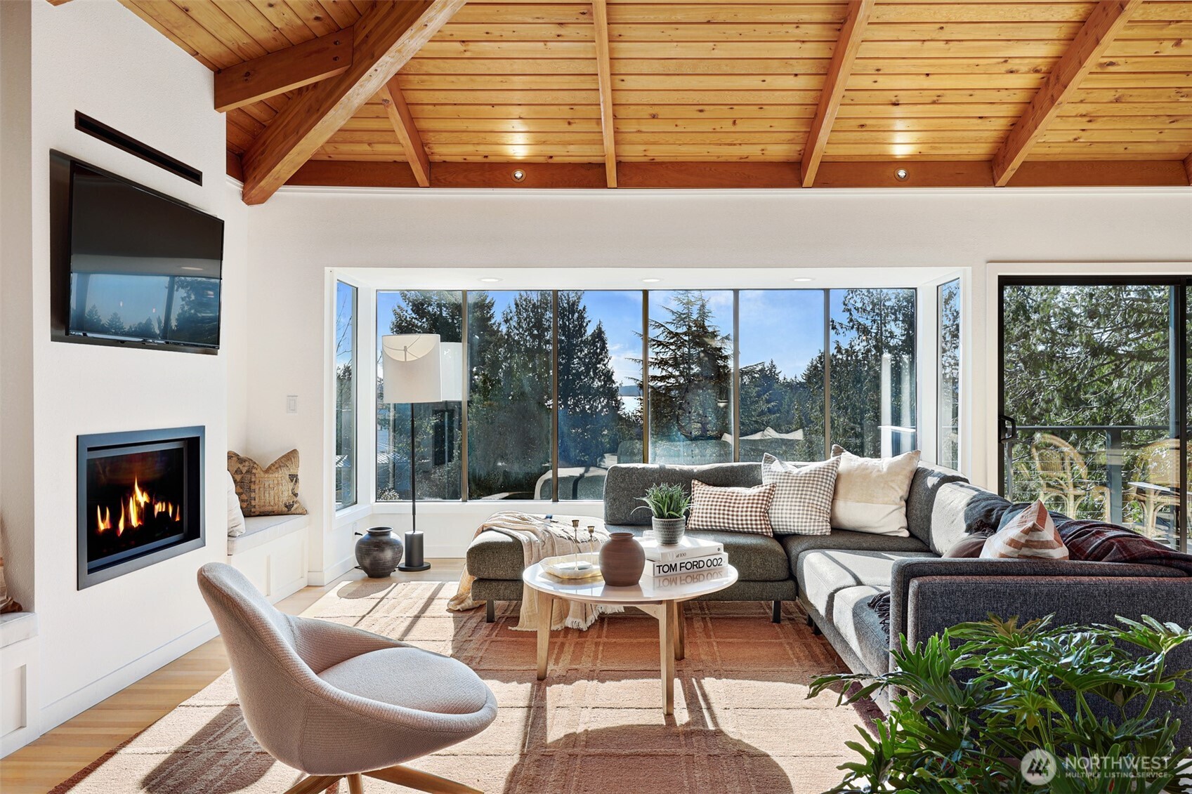 8026 46th Avenue Southwest Seattle, WA 98136 - Photo 3 of 40