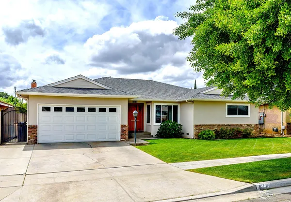 $457,000 | 1461 East Vartikian Avenue, Fresno, CA 93710