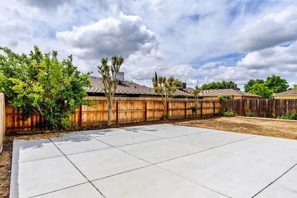 $457,000 | 1461 East Vartikian Avenue, Fresno, CA 93710
